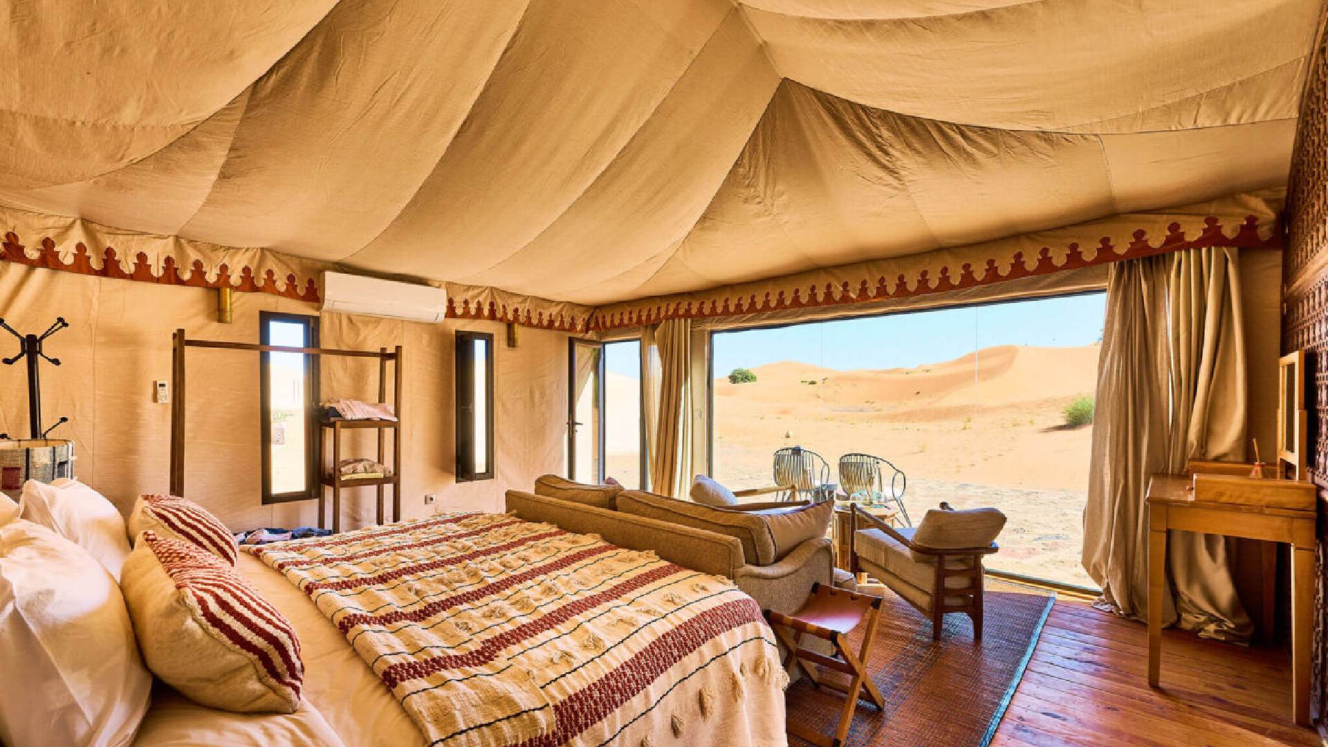 Private vs Group Desert Tours in Agafay: What's the Real Difference?